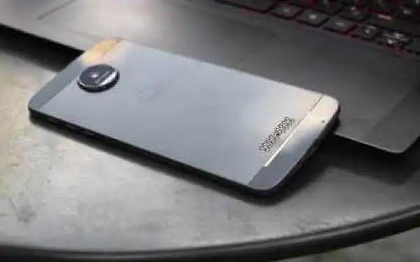 New Motorola phone with Snapdragon 835 SoC, and Android 7.1.1 spotted on Geekbench
